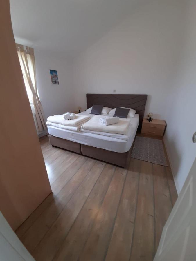 Apartments A&T Sukošan Kültér fotó